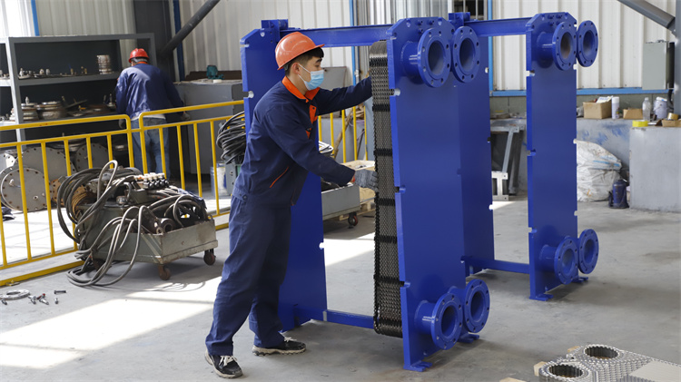 大型板式熱交換器板片安裝 大型板式熱交換器板片安裝